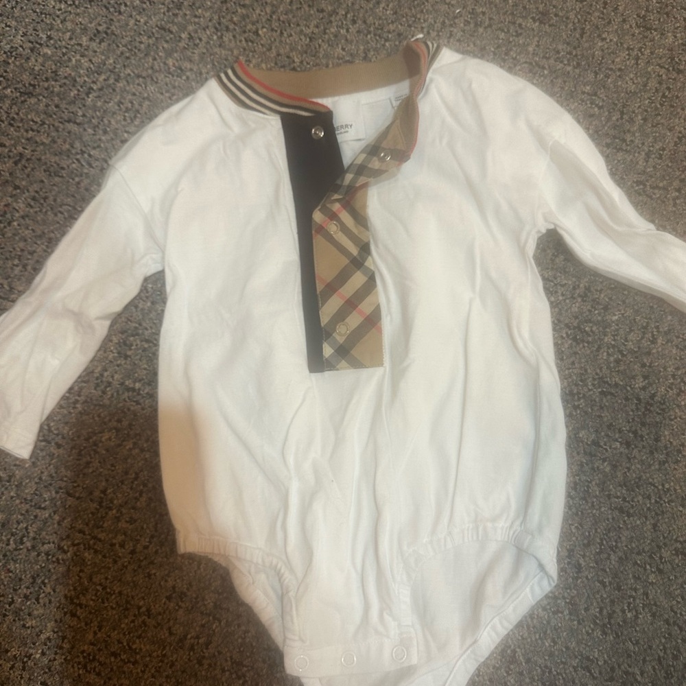 Burberry NWOT White Baby Bodysuit with Signature Check Trim